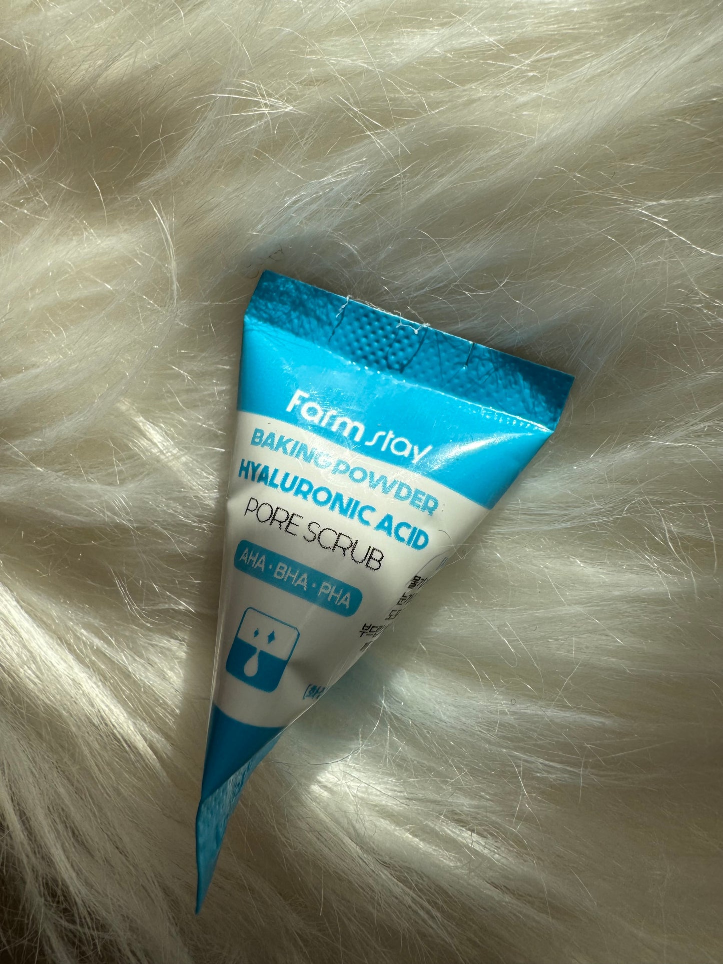 FarmStay Hyaluronic Acid Baking Powder veido šveitiklis