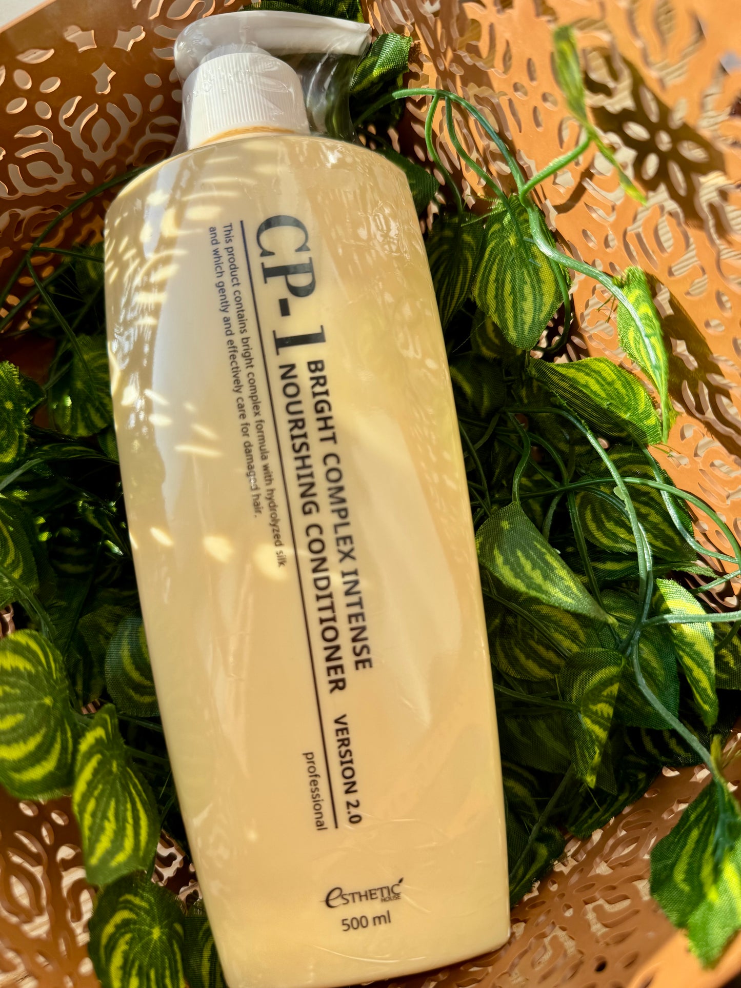 Esthetic House CP-1 intensyviai maitinantis kondicionierius